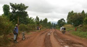 F_dirt_road_people